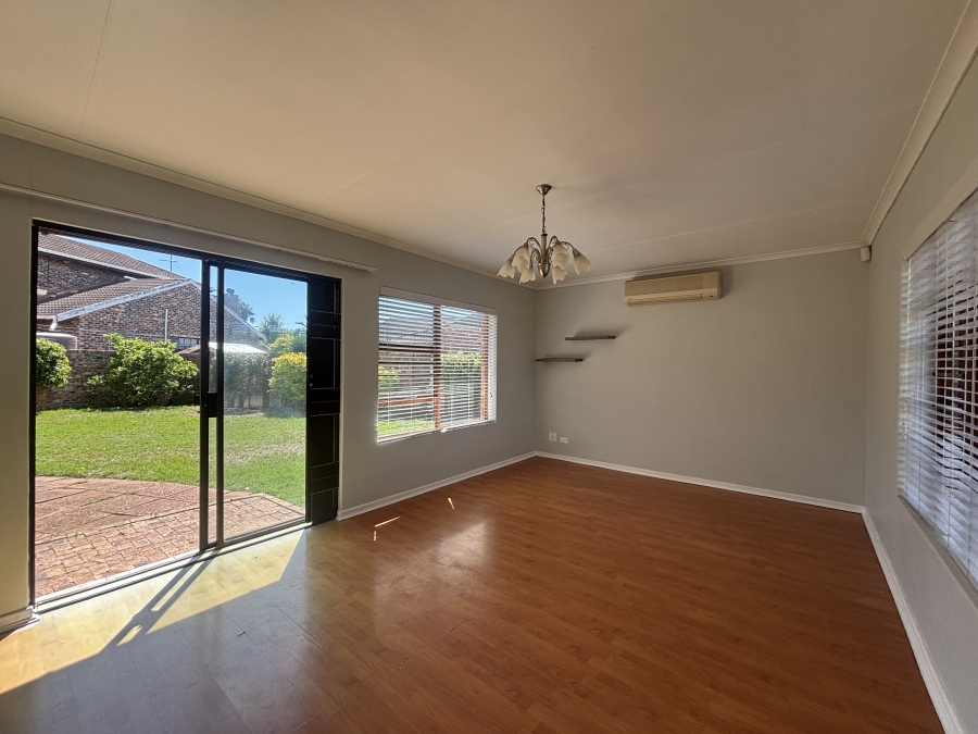 2 Bedroom Property for Sale in Summerstrand Eastern Cape